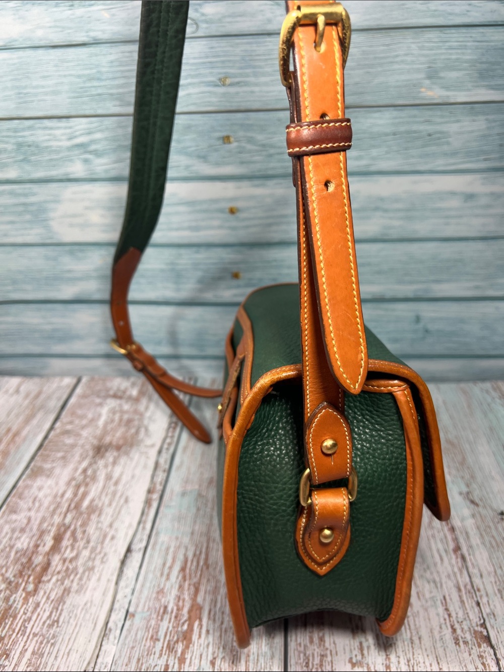 🦆 DOONEY & BOURKE AWL R94 SMALL SURREY TAN & FIR GREEN PEBBLED LEATHER CROSSBODY - Picture 5 of 14